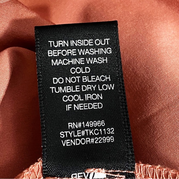 RED brand v-neck lace up silky feel short sleeve woven polyester top M - Picture 7 of 7